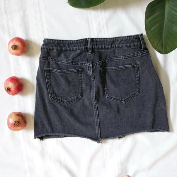 Black denim mini skirt - Picture 3 of 4